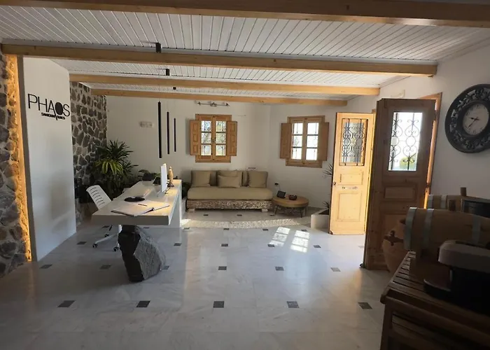 Phaos Santorini Hotel