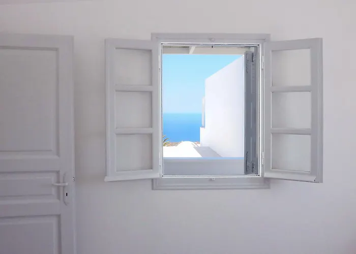 Phaos Santorini Hotel