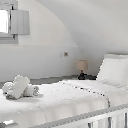Phaos Santorini