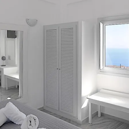 Phaos Santorini 호텔 이메로비글리