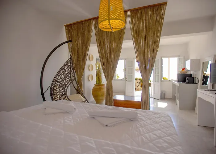 Phaos Santorini Hotel