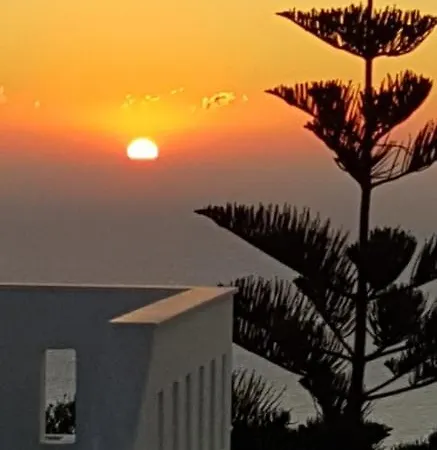 Phaos Santorini 酒店 易莫洛林