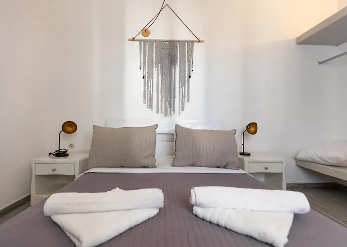 Phaos Santorini فندق 5*